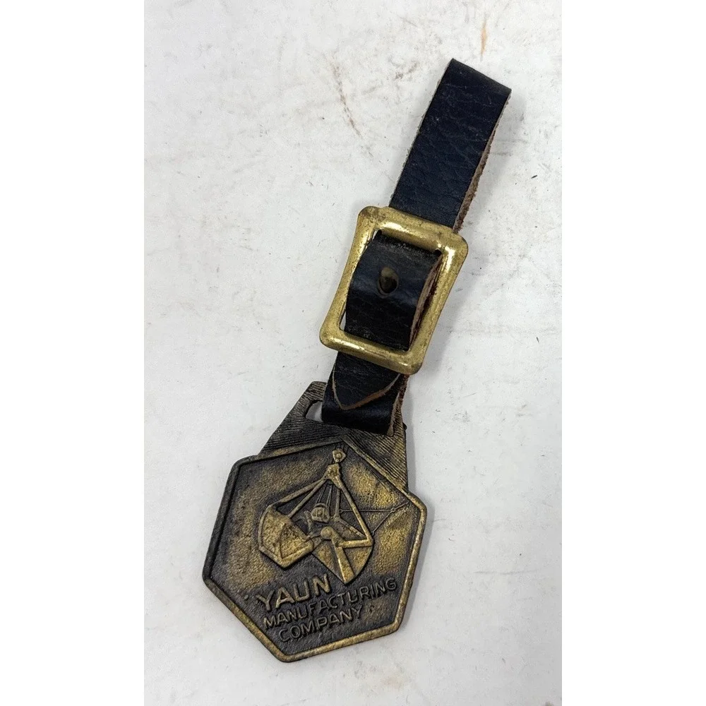 YAUN Manufacturing Company Grapple Bucket‎ Two Sided Watch Fob